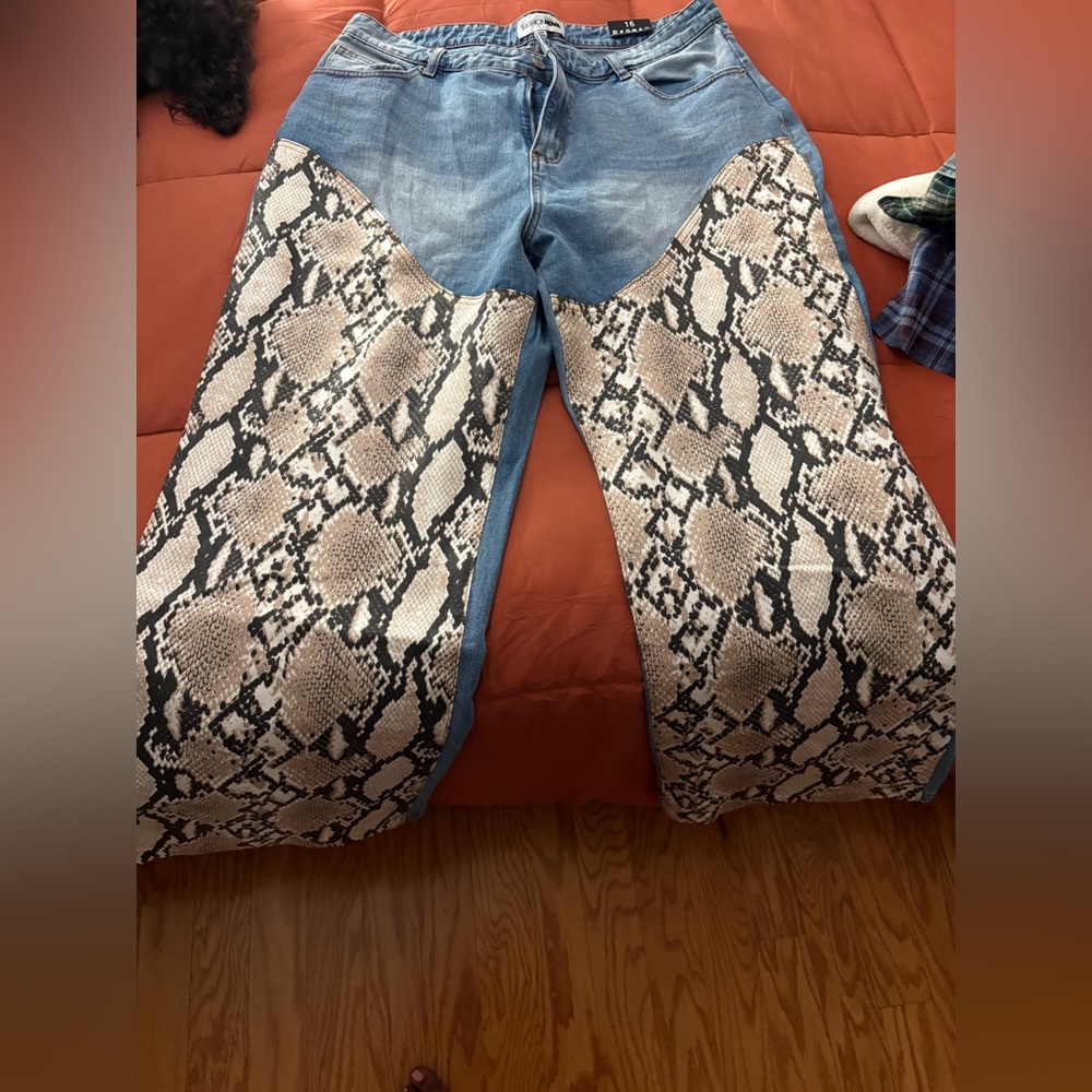 Fashion nova Snake Print Denim Jeans